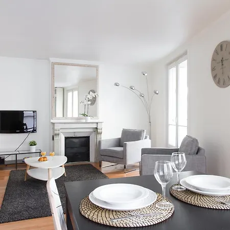 Private Apartment - Louvre - Saint Honore Apartment